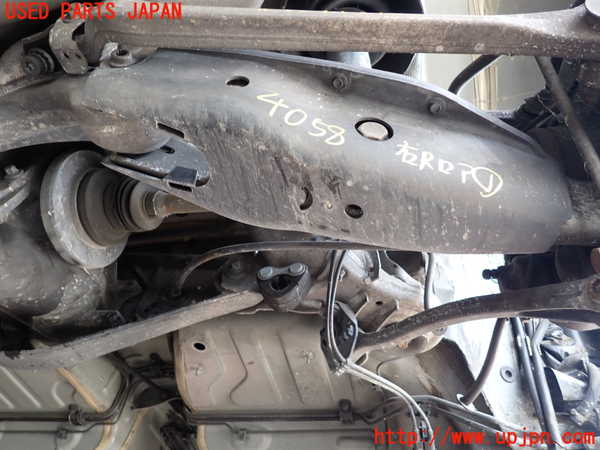 2UPJ-9240585200]ベンツ SL350(230467)(R230)右リアロアアーム1 中古_2