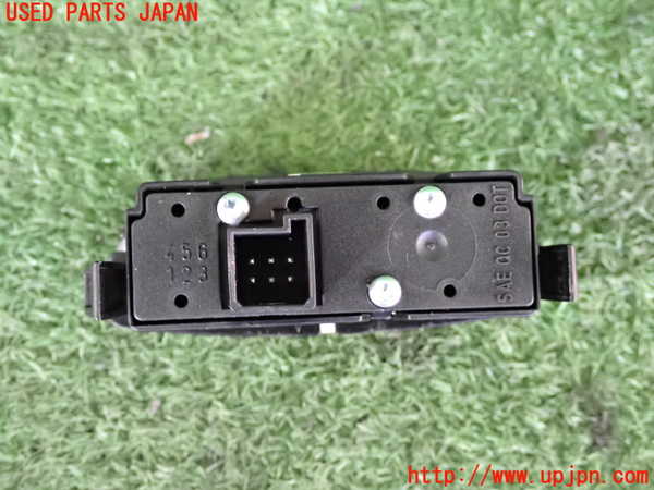 2UPJ-9240586290]ベンツ SL350(230467)(R230)ハザードスイッチ 中古_3