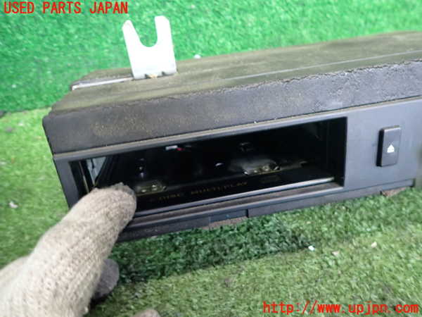 2UPJ-9240596505]セルシオ(UCF20)CDチェンジャー 中古_2