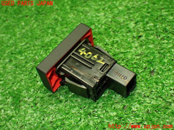1UPJ-9240626290]WR-V(DG5)ハザードスイッチ 中古_3