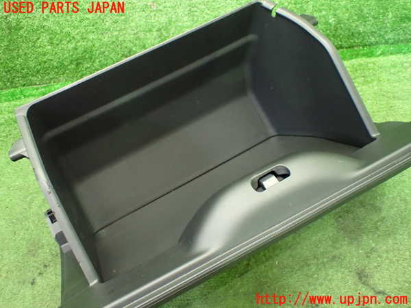 1UPJ-9240627516]WR-V(DG5)グローブボックス1 中古_4