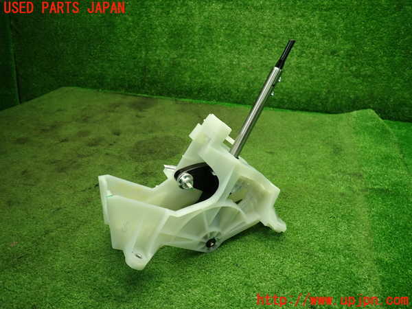 1UPJ-9240627555]WR-V(DG5)ATシフトレバー 中古_2