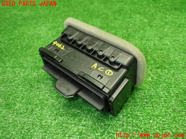 1UPJ-9240627526]WR-V(DG5)エアコン吹き出し口1 (右) 中古_2