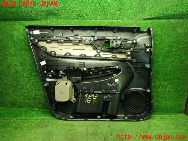 1UPJ-9240621234]WR-V(DG5)右前ドア内張り 中古_5