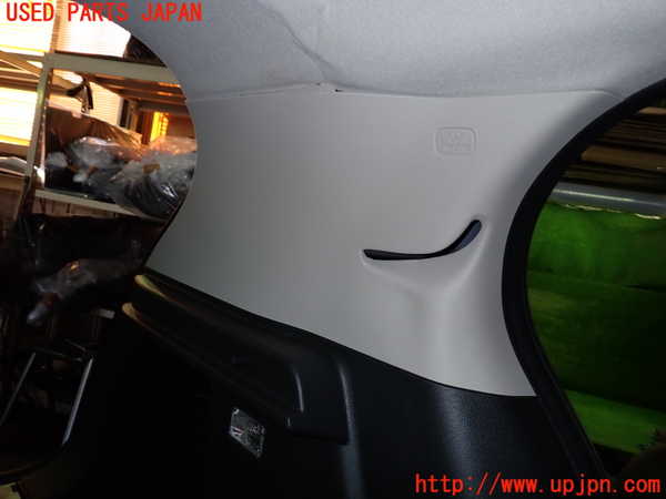 1UPJ-9240627680]WR-V(DG5)左リアピラートリム 中古_2