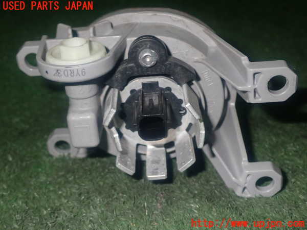 1UPJ-9240631182]カローラ ツーリング ハイブリッド(ZWE214W)左フォグ 中古_4