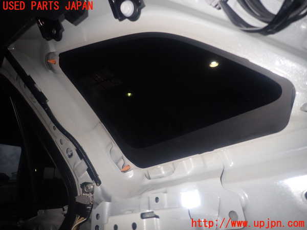 1UPJ-9240631380]カローラ ツーリング ハイブリッド(ZWE214W)右クォーターガラス 中古(43R-007953 M2L3)_2