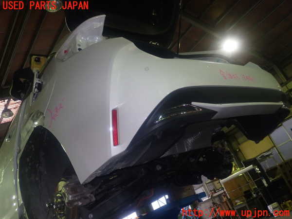 1UPJ-9240631610]カローラ ツーリング ハイブリッド(ZWE214W)リアバンパー 中古_3
