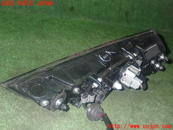 1UPJ-9240631550]カローラ ツーリング ハイブリッド(ZWE214W)右リアフィニッシャー 中古_2