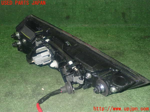 1UPJ-9240631552]カローラ ツーリング ハイブリッド(ZWE214W)左リアフィニッシャー 中古_2