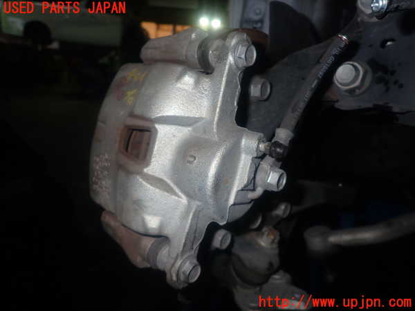 1UPJ-9240634080]カローラ ツーリング ハイブリッド(ZWE214W)右フロントキャリパー 中古_2