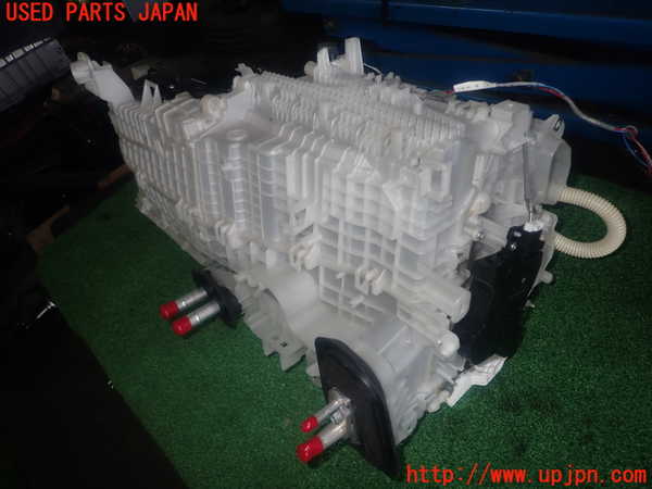 1UPJ-9240636081]カローラ ツーリング ハイブリッド(ZWE214W)エバポレーター1 中古_3