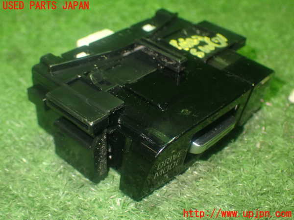 1UPJ-9240636312]カローラ ツーリング ハイブリッド(ZWE214W)スイッチ7 中古_2