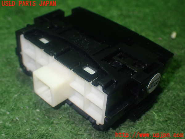 1UPJ-9240636312]カローラ ツーリング ハイブリッド(ZWE214W)スイッチ7 中古_3