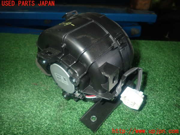 1UPJ-9240636095]カローラ ツーリング ハイブリッド(ZWE214W)ブロアファン(ブロアーファン) 中古_2