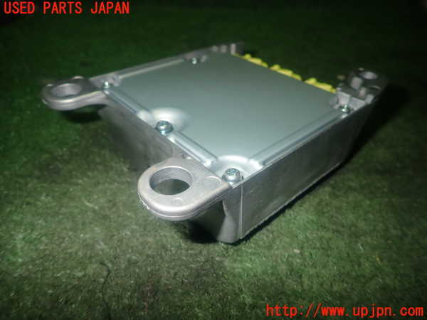 1UPJ-9240636145]カローラ ツーリング ハイブリッド(ZWE214W)エアバッグコンピューター 中古_3