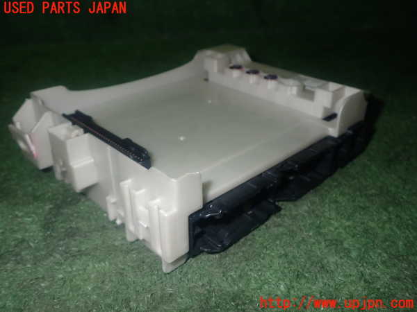 1UPJ-9240636741]カローラ ツーリング ハイブリッド(ZWE214W)ヒューズボックス1 中古_3
