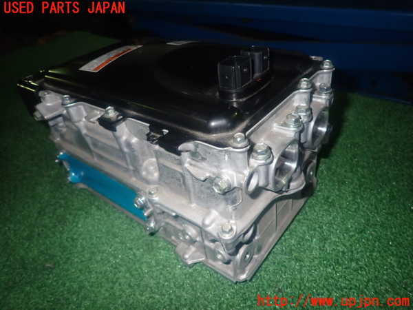 1UPJ-9240636916]カローラ ツーリング ハイブリッド(ZWE214W)インバーターコンバーター 中古_2