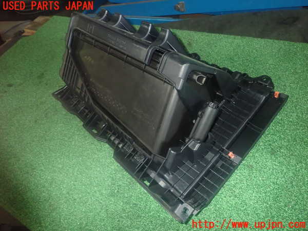 1UPJ-9240637516]カローラ ツーリング ハイブリッド(ZWE214W)グローブボックス1 中古_3
