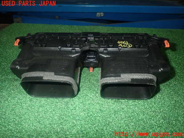 1UPJ-9240637528]カローラ ツーリング ハイブリッド(ZWE214W)エアコン吹き出し口3 (真中) 中古_4