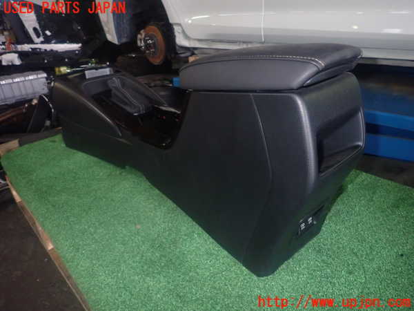 1UPJ-9240637540]カローラ ツーリング ハイブリッド(ZWE214W)センターコンソール 中古_2