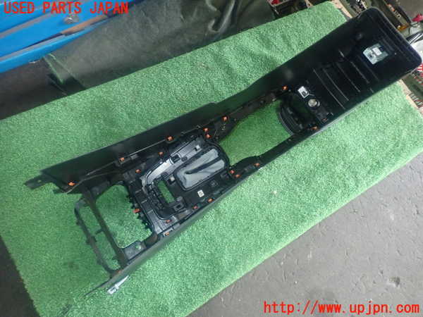 1UPJ-9240637540]カローラ ツーリング ハイブリッド(ZWE214W)センターコンソール 中古_3