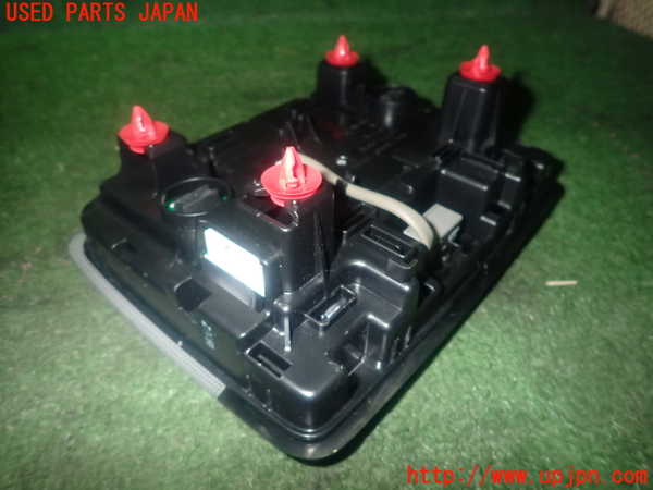 1UPJ-9240636411]カローラ ツーリング ハイブリッド(ZWE214W)ルームランプ1 (1列目真中) 中古_2