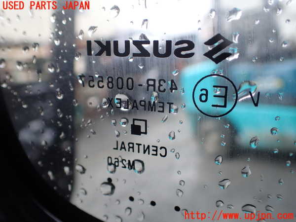 1UPJ-9240641380]ジムニー(JB64W)右クォーターガラス 中古(43R-008557 M260)_3