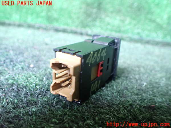 1UPJ-9240646309]ジムニー(JB64W)スイッチ4 (助手席シートヒーター) 中古_2