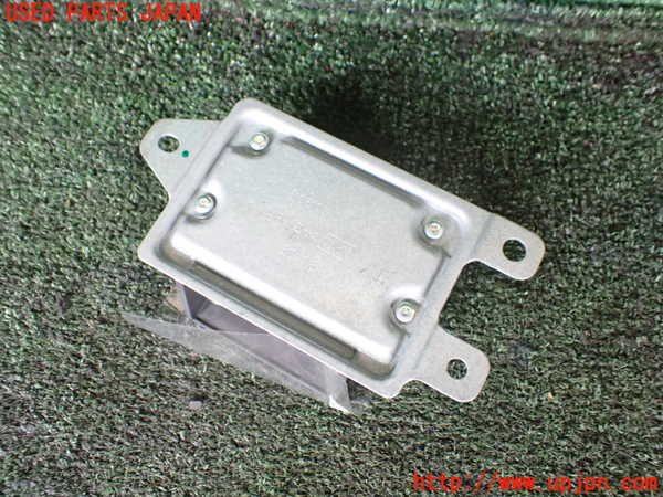 1UPJ-9240646145]ジムニー(JB64W)エアバッグコンピューター (展開済)(ジャンク品) 中古_3