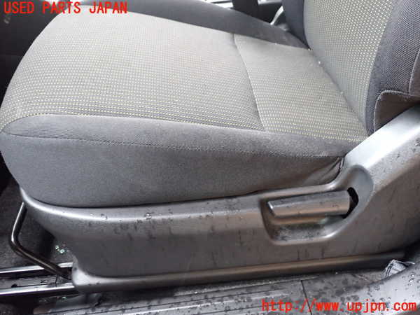 1UPJ-9240647065]ジムニー(JB64W)助手席シート 中古_4