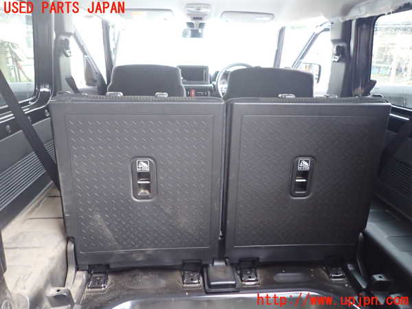 1UPJ-9240647385]ジムニー(JB64W)リアシート 中古_4
