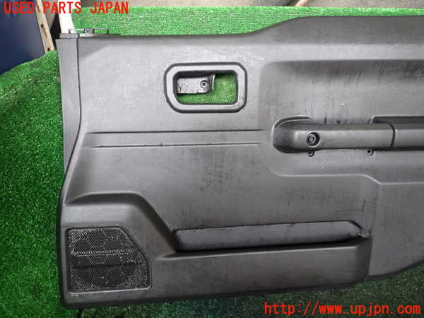 1UPJ-9240641234]ジムニー(JB64W)右ドア内張り 中古_2