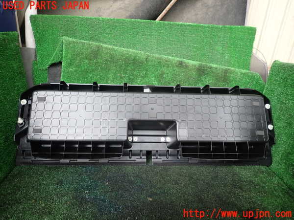 1UPJ-9240647771]ジムニー(JB64W)ラゲッジトレイ1 中古_3