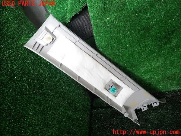 1UPJ-9240647655]ジムニー(JB64W)右フロントピラートリム 中古_2