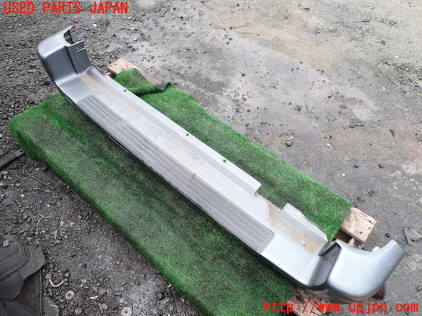 1UPJ-9240651610]ランクルプラド(RZJ95W)リアバンパー 中古_4