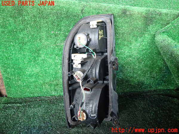 1UPJ-9240651530]ランクルプラド(RZJ95W)右テールランプ 中古_2