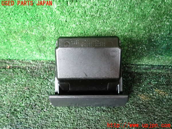 1UPJ-9240657821]ランクルプラド(RZJ95W)灰皿1 中古_4