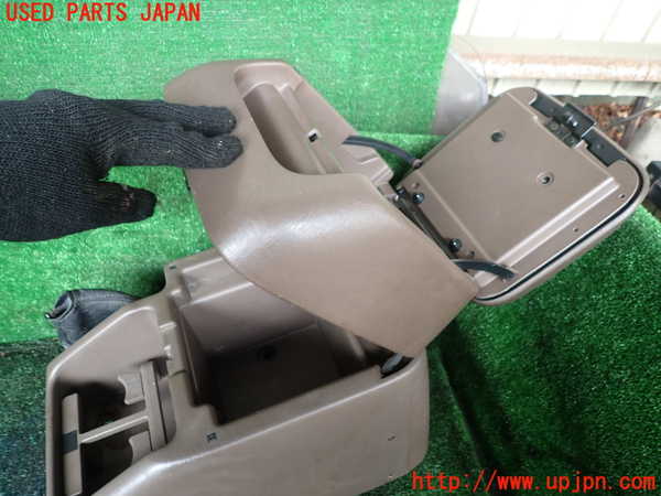 1UPJ-9240657540]ランクルプラド(RZJ95W)センターコンソール 中古_2