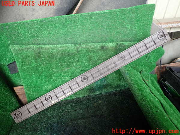 1UPJ-9240657771]ランクルプラド(RZJ95W)ラゲッジトレイ1 中古_2