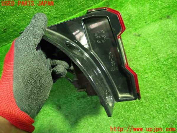 1UPJ-9240661530]ロッキー(ROCKY) ハイブリッド(A202S)右テールランプ 中古_2