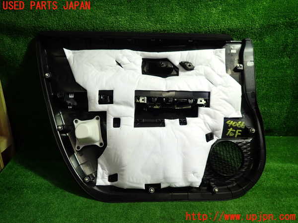 1UPJ-9240661234]ロッキー(ROCKY) ハイブリッド(A202S)右前ドア内張り 中古_4
