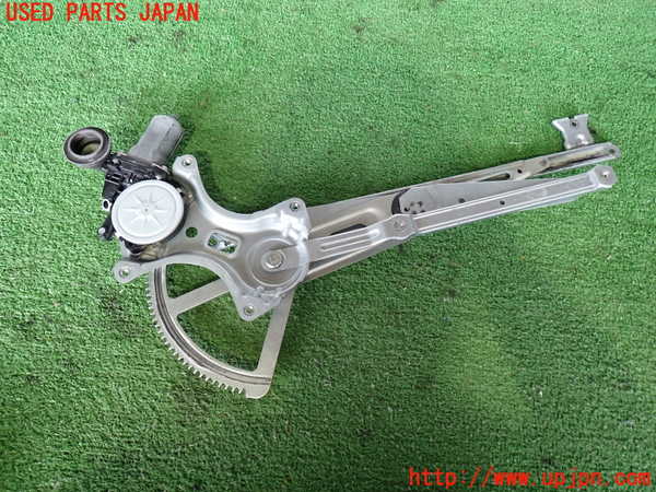 2UPJ-9240671236]ハイエースバン200系(GDH201V)右前レギュレーターモーター 中古_2