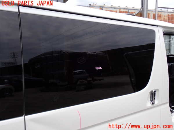 2UPJ-9240671290]ハイエースバン200系(GDH201V)右後ドア 中古 AGC M2L3 43R-007953_2