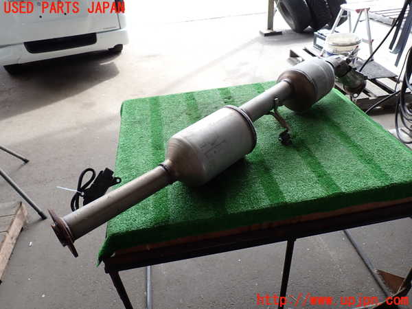 2UPJ-9240672661]ハイエースバン200系(GDH201V)触媒1 中古_3