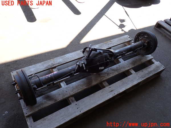 2UPJ-9240674400]ハイエースバン200系(GDH201V)リアデフホーシング ジャンク_4