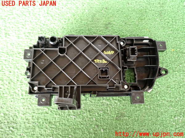 2UPJ-9240676066]ハイエースバン200系(GDH201V)エアコンスイッチ1 中古_3