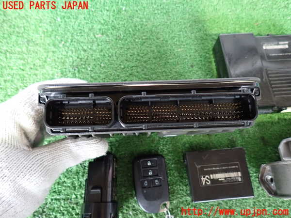 2UPJ-9240676110]ハイエースバン200系(GDH201V)エンジンコンピューター 中古_3