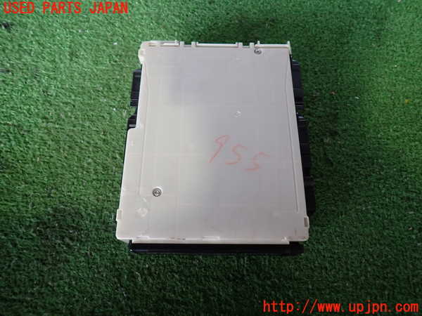 2UPJ-9240676741]ハイエースバン200系(GDH201V)ヒューズボックス1(室内助手席側) 中古_3