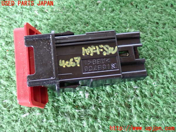2UPJ-9240676290]ハイエースバン200系(GDH201V)ハザードスイッチ 中古_2